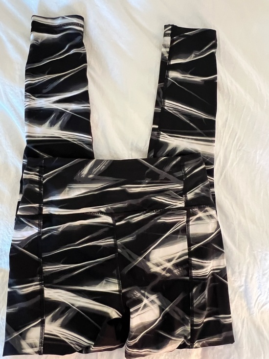 Victoria's Secret Pants - Victoria’s Secret Sport Print Stripe Leggings Small